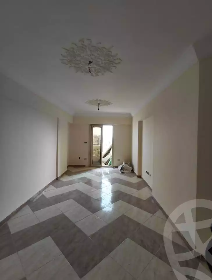 https://aqarmap.com.eg/ar/listing/6770631-for-sale-alexandria-moharram-bey-kanal-al-mahmoudeya-al-bahri-st