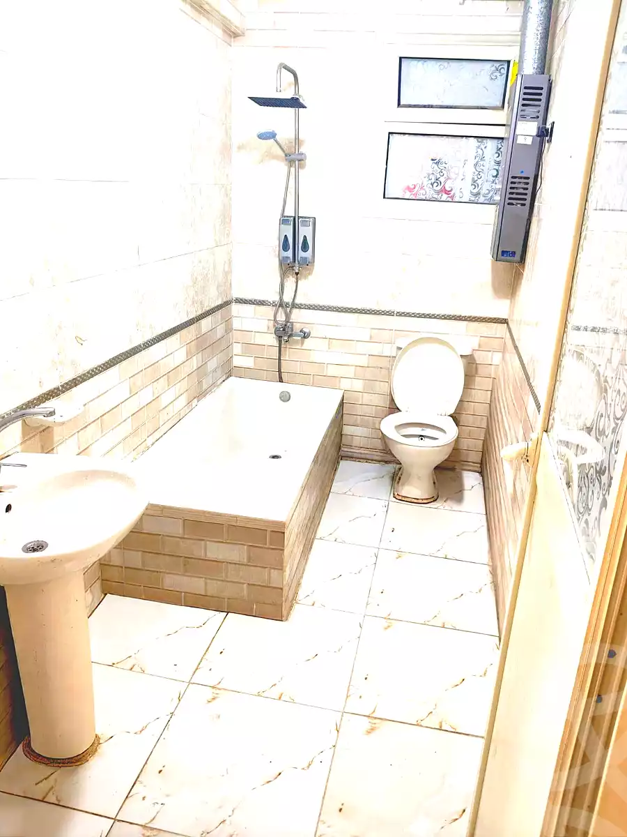 https://aqarmap.com.eg/ar/listing/6770908-for-sale-cairo-ain-shams-ain-shams-el-sharkia