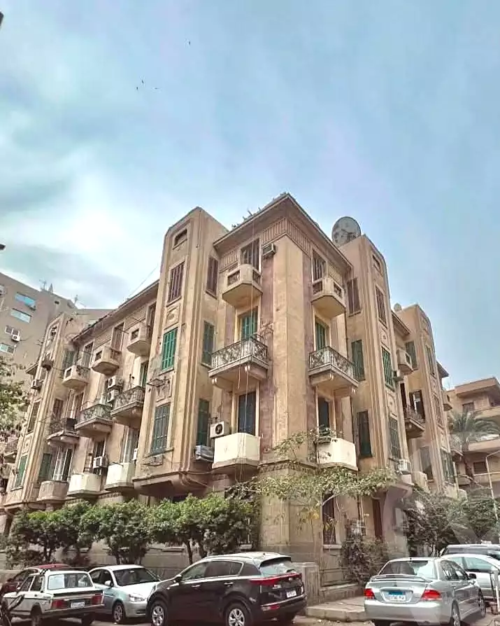 https://aqarmap.com.eg/ar/listing/6774448-for-sale-cairo-ljyz-shareaa-morad  charel degol