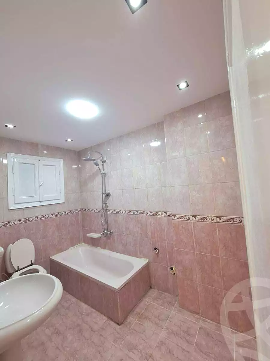 https://aqarmap.com.eg/ar/listing/6775140-for-sale-alexandria-sydy-bshr-sydy-bshr-bhry-shr-mhmwd-l-yswy