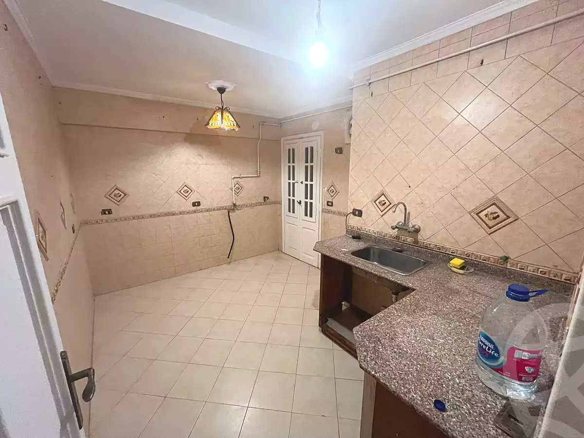 https://aqarmap.com.eg/ar/listing/6776691-for-rent-alexandria-ganaklis