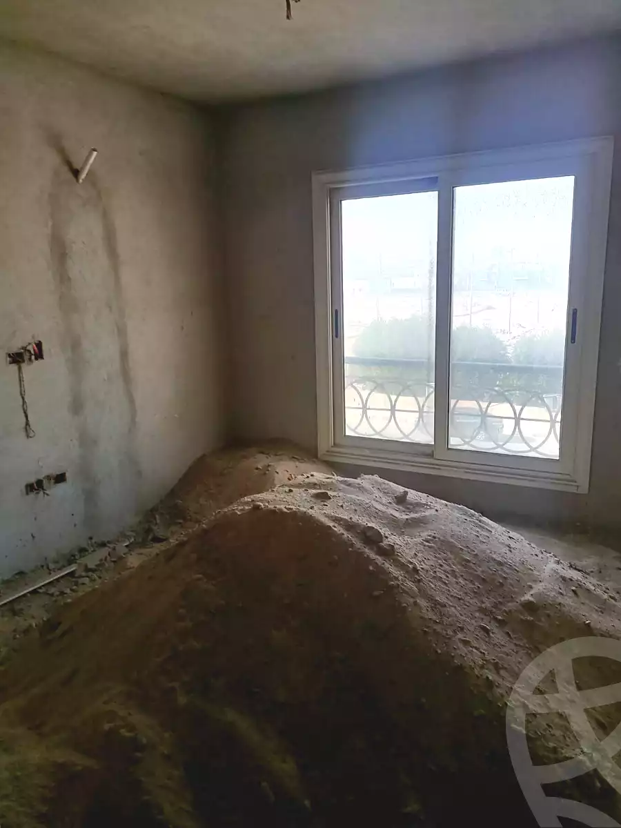 https://aqarmap.com.eg/en/listing/6780404-for-sale-cairo-el-sheikh-zayed-city-compounds-el-khamayel