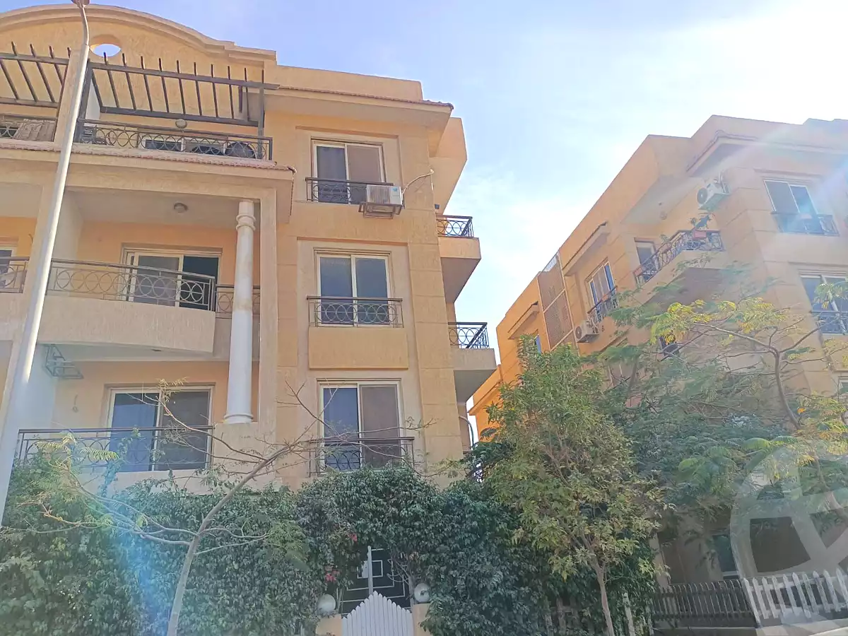 https://aqarmap.com.eg/en/listing/6780404-for-sale-cairo-el-sheikh-zayed-city-compounds-el-khamayel