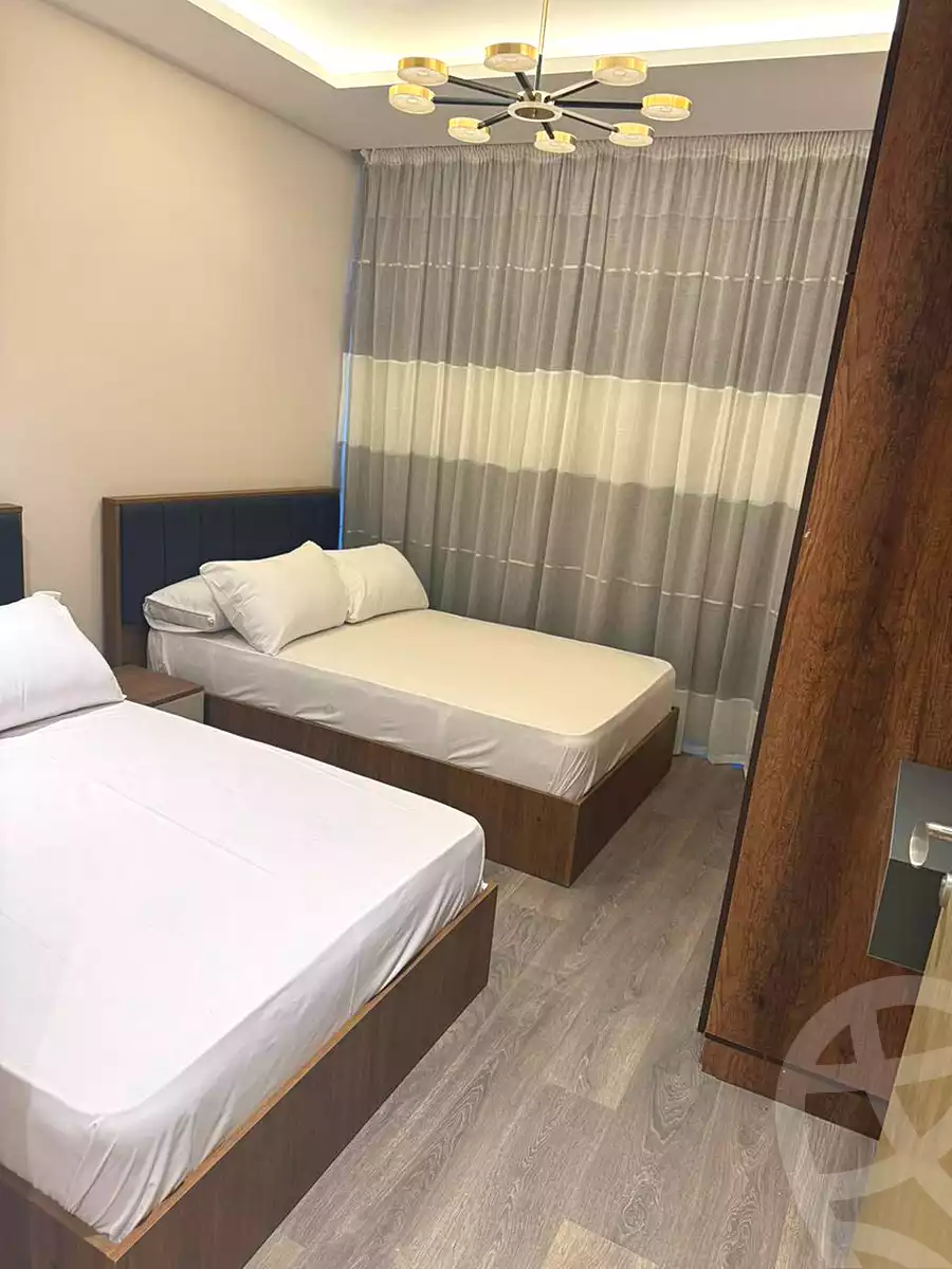 https://aqarmap.com.eg/ar/listing/6782553-for-sale-cairo-el-sheikh-zayed-city-compounds-zyd-wr-llttwyr-park-towers-zed-el-sheikh-zayed-compound