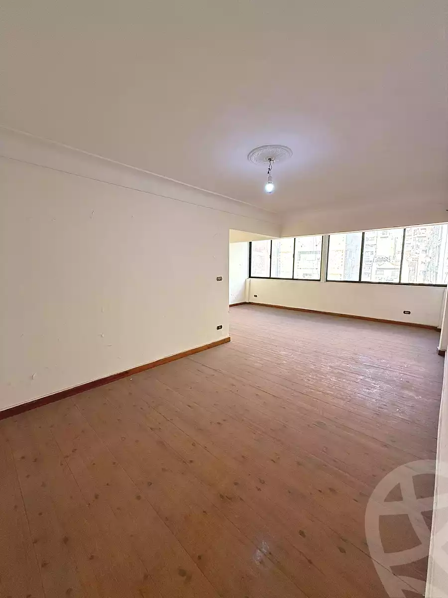 https://aqarmap.com.eg/en/listing/6783644-for-sale-alexandria-el-asafra-ahmed-tiesser-st