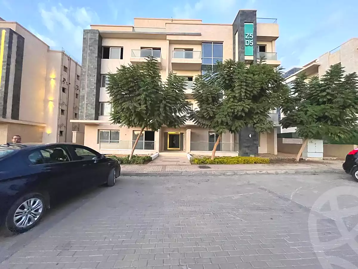 https://aqarmap.com.eg/ar/listing/6783929-for-sale-cairo-new-cairo-compounds-galleria-moon-valley-compound-arabia