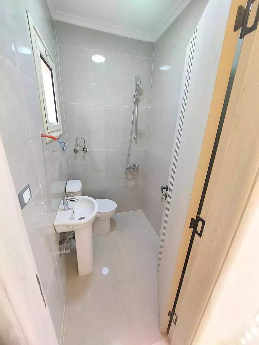 https://aqarmap.com.eg/ar/listing/6786852-for-sale-cairo-el-shorouk-lmntq-lthmn-neighbourhood-1