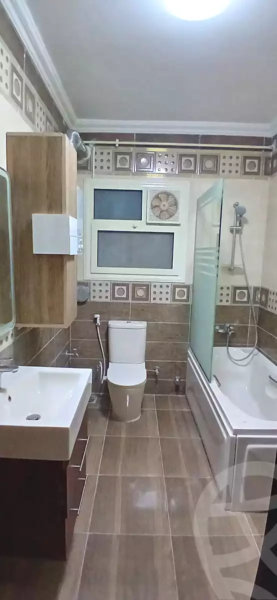 https://aqarmap.com.eg/ar/listing/6790602-for-rent-cairo-new-cairo-compounds-mountain-view-hyde-park