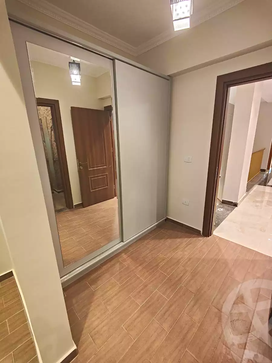 https://aqarmap.com.eg/en/listing/6790710-for-rent-cairo-new-cairo-compounds-mountain-view-hyde-park