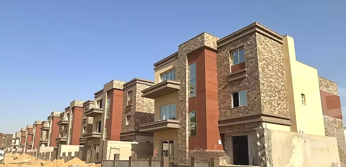 https://aqarmap.com.eg/ar/listing/6794778-for-sale-cairo-new-cairo-compounds-tag-city-shalya-taj-city