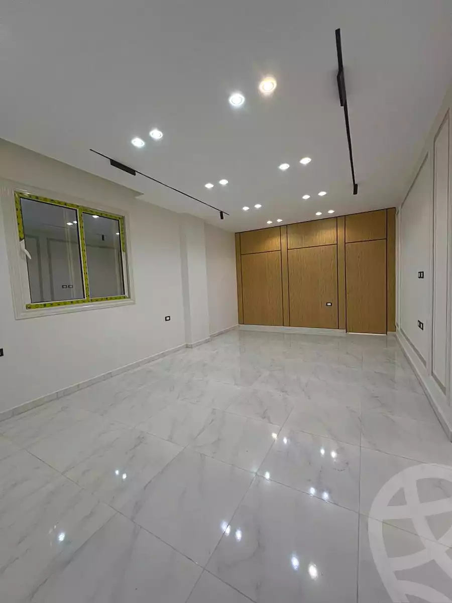 https://aqarmap.com.eg/ar/listing/6795111-for-sale-cairo-6th-of-october-el-ahyaa-neighborhood-3rd-al-hay-al-thalith-st