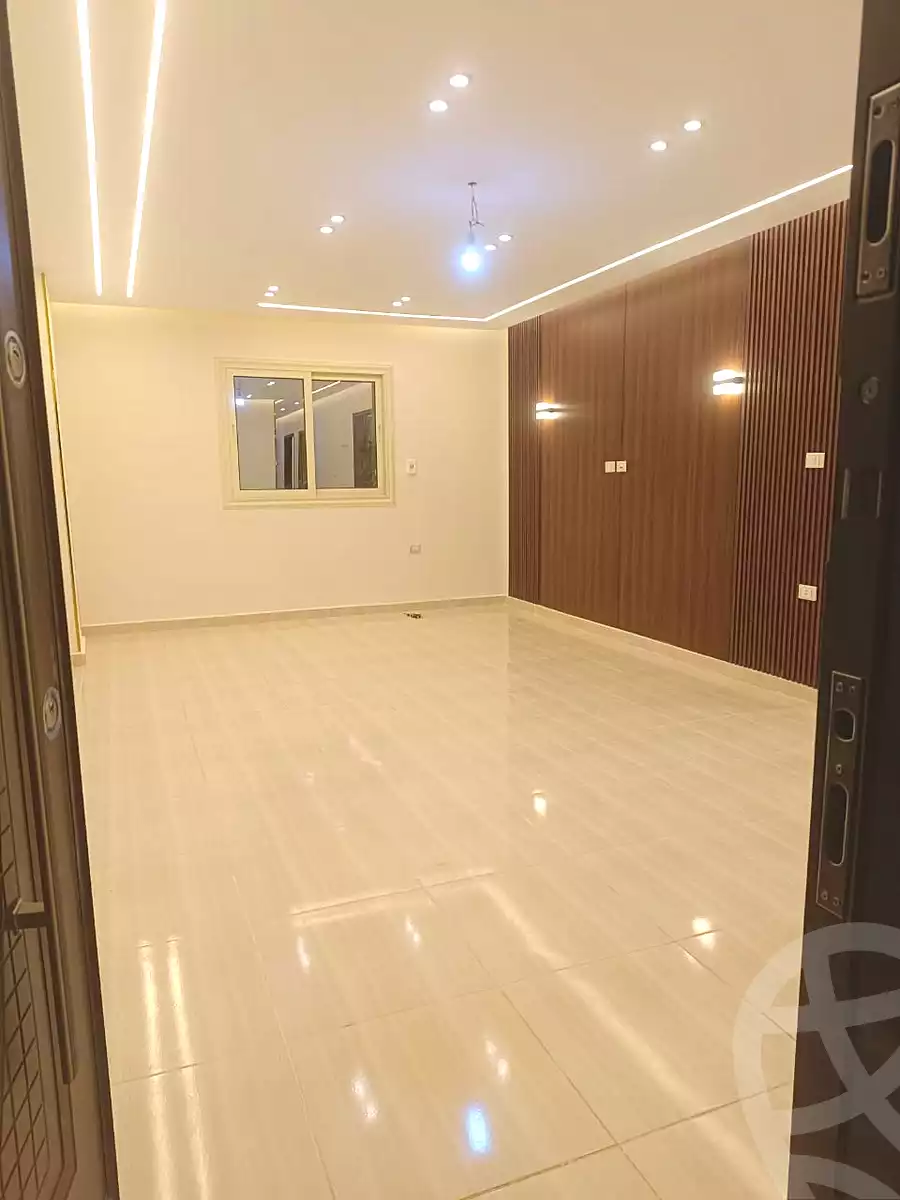 https://aqarmap.com.eg/ar/listing/6796439-for-sale-cairo-6th-of-october-el-ahyaa-neighborhood-2nd-divided-from-al-kafrawei-st