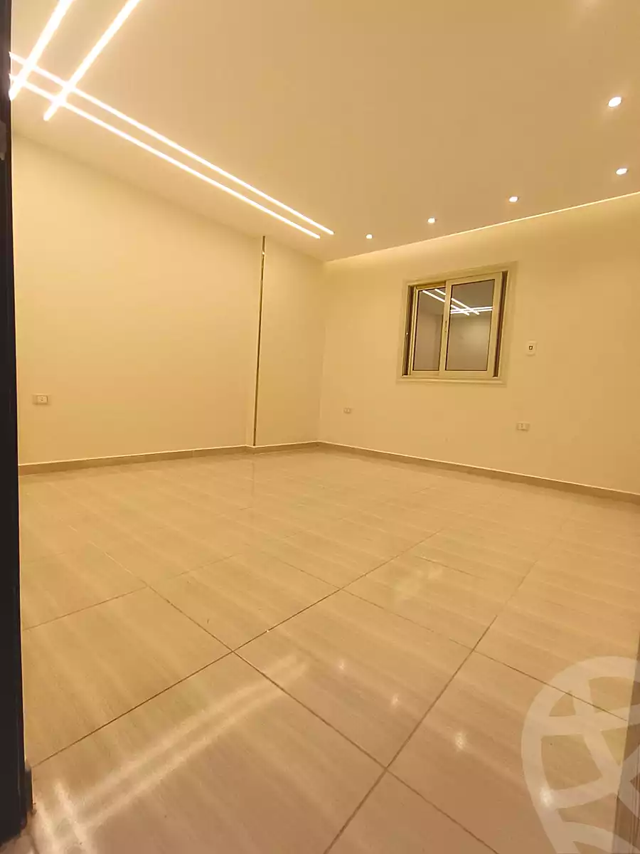 https://aqarmap.com.eg/ar/listing/6796439-for-sale-cairo-6th-of-october-el-ahyaa-neighborhood-2nd-divided-from-al-kafrawei-st