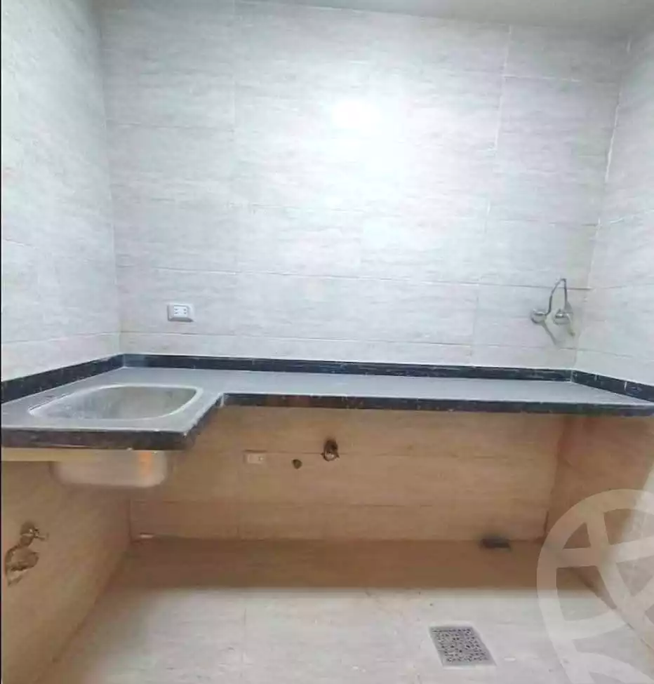 https://aqarmap.com.eg/ar/listing/6797449-for-sale-alexandria-l-jmy-lbytsh-ibrahim-othman-st