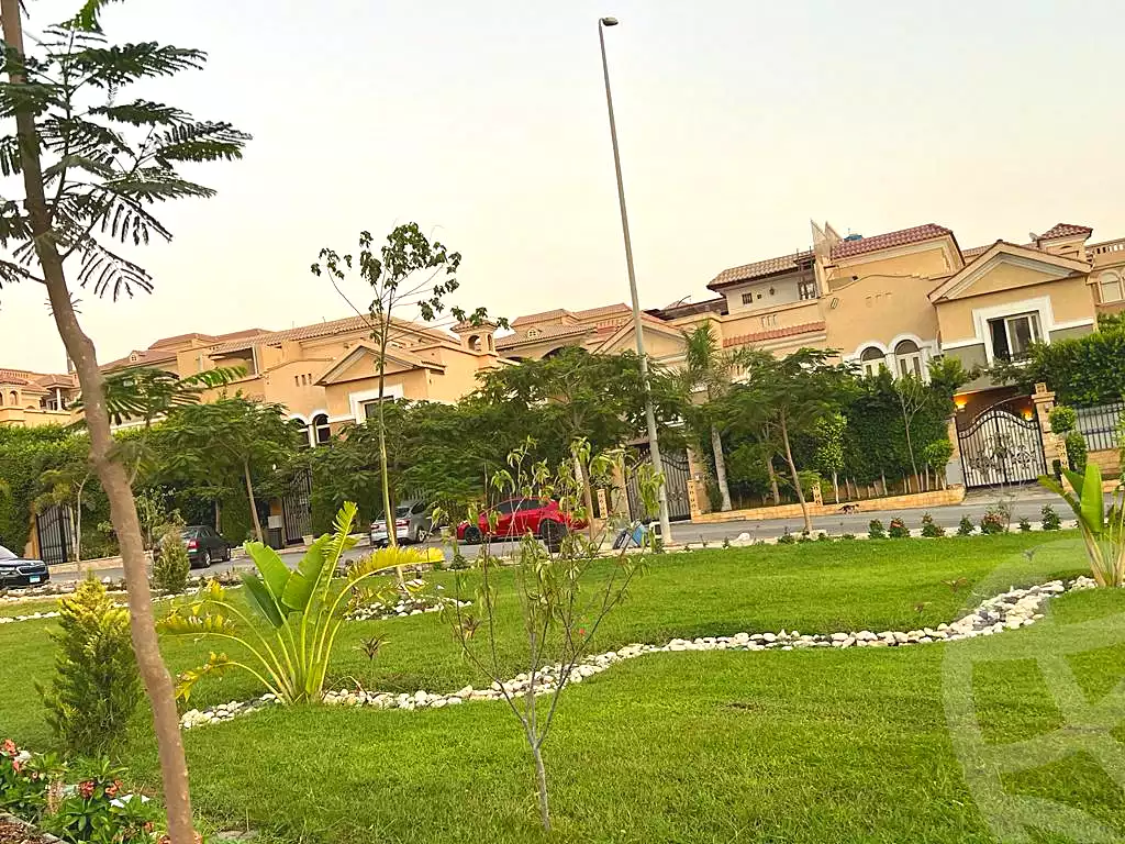 https://aqarmap.com.eg/ar/listing/6799255-for-sale-cairo-el-sheikh-zayed-city-compounds-el-khamayel