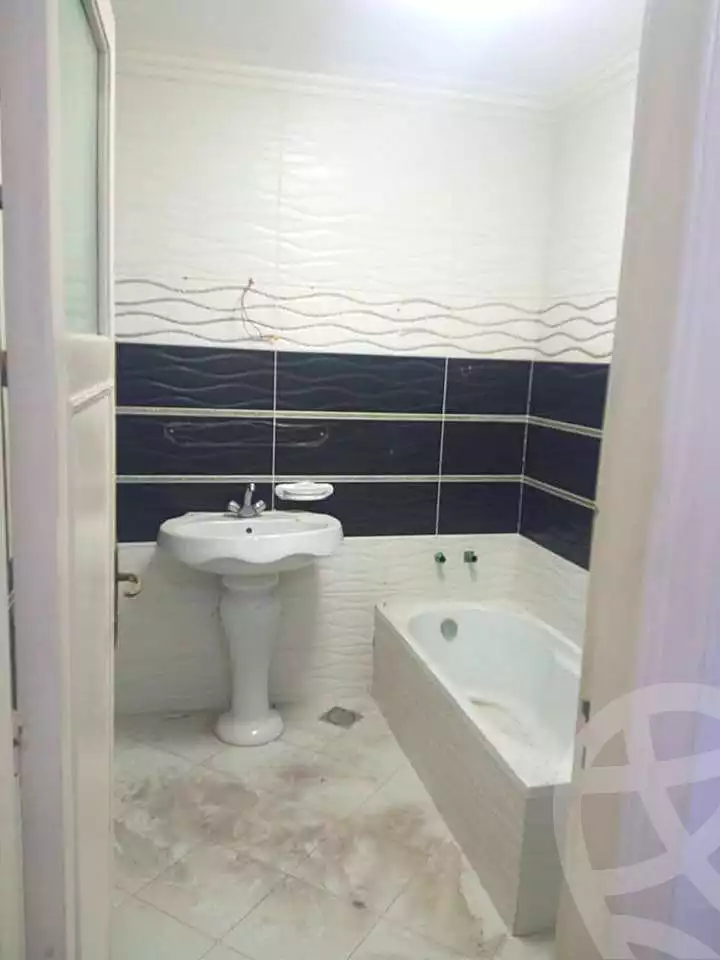 https://aqarmap.com.eg/en/listing/6802307-for-sale-alexandria-ganaklis