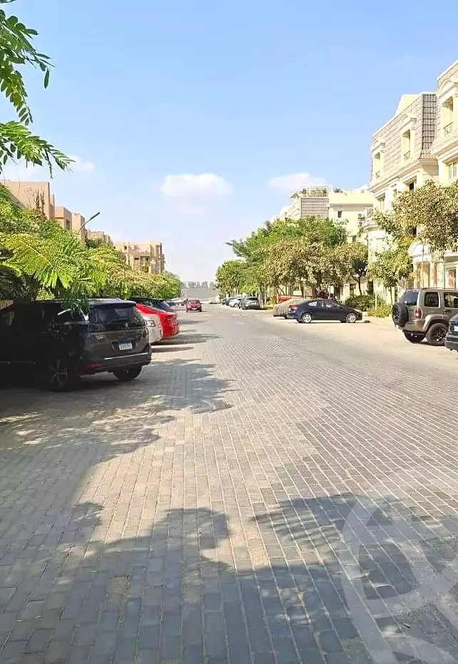 https://aqarmap.com.eg/en/listing/6803235-for-sale-cairo-6th-of-october-compounds-rayos