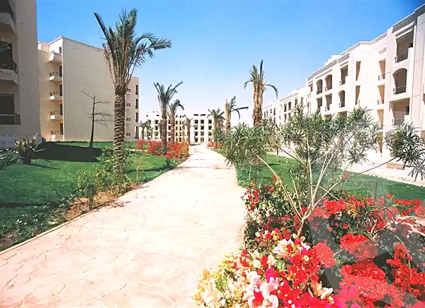 https://aqarmap.com.eg/en/listing/6803238-for-sale-cairo-el-sheikh-zayed-city-compounds-hadayek-el-mohandiseen