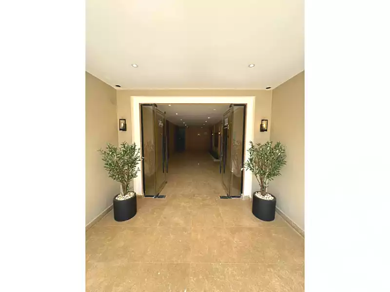 https://aqarmap.com.eg/ar/listing/6805736-for-sale-cairo-el-sheikh-zayed-city-compounds-kmbwnd-fyldj-wyst-dr-llttwyr