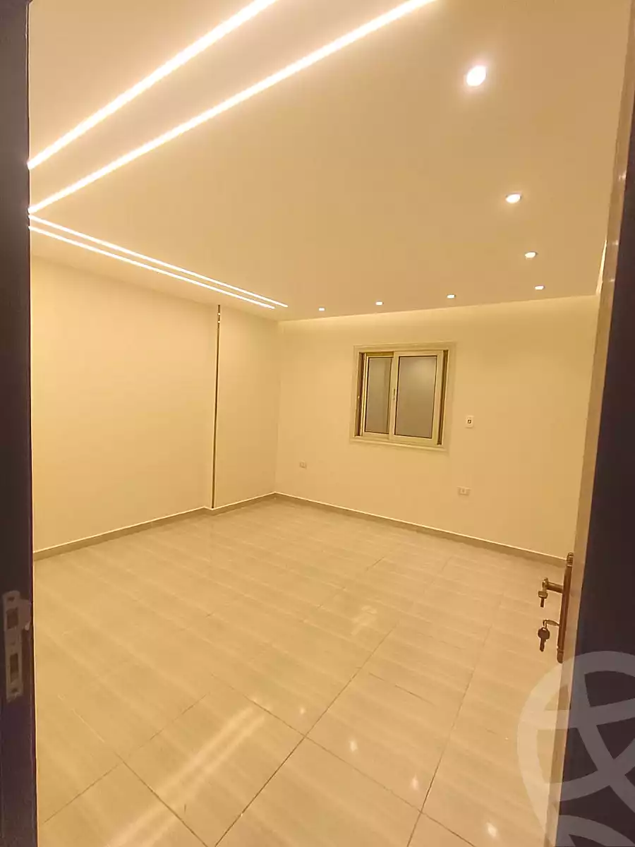 https://aqarmap.com.eg/ar/listing/6806841-for-sale-cairo-6th-of-october-el-ahyaa-neighborhood-2nd-divided-from-al-kafrawei-st