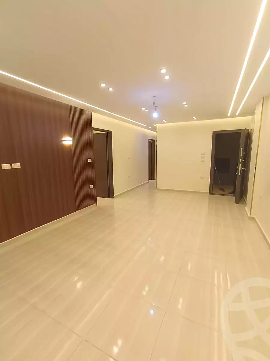 https://aqarmap.com.eg/ar/listing/6806841-for-sale-cairo-6th-of-october-el-ahyaa-neighborhood-2nd-divided-from-al-kafrawei-st