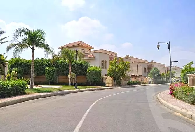 https://aqarmap.com.eg/ar/listing/6808281-for-sale-cairo-el-sheikh-zayed-city-compounds-greens