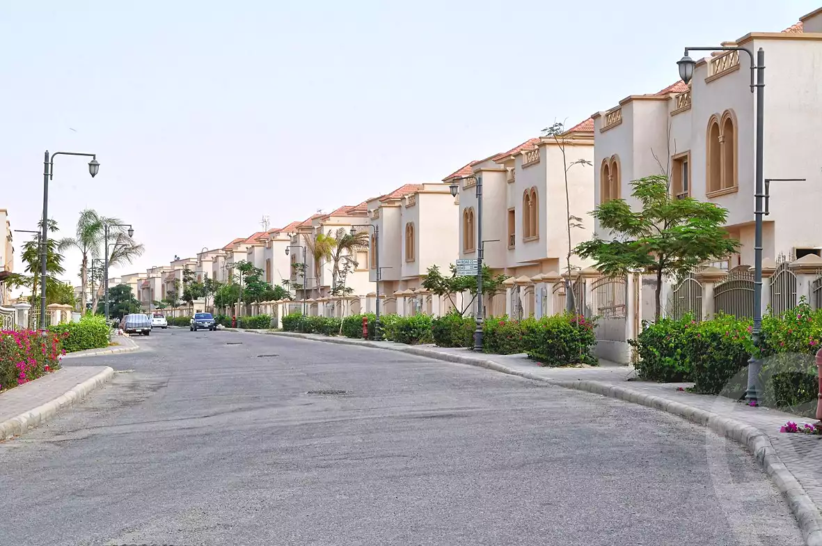 https://aqarmap.com.eg/ar/listing/6808281-for-sale-cairo-el-sheikh-zayed-city-compounds-greens