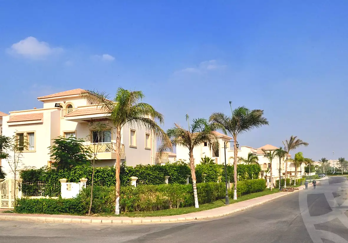 https://aqarmap.com.eg/ar/listing/6808281-for-sale-cairo-el-sheikh-zayed-city-compounds-greens