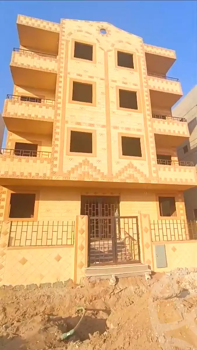 https://aqarmap.com.eg/en/listing/6808808-for-sale-cairo-badr-city-hai-el-ashgar-featured-neighborhood-bait-el-watan
