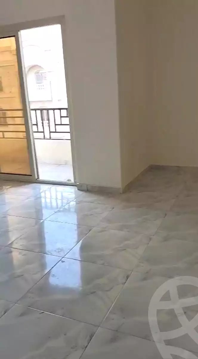 https://aqarmap.com.eg/ar/listing/6809804-for-sale-cairo-6th-of-october-el-ahyaa-neighborhood-5th-street-2