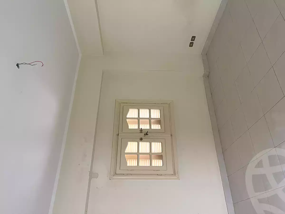 https://aqarmap.com.eg/ar/listing/6810297-for-rent-cairo-new-cairo-ganob-el-akadamiya-south-academy-b-taha-hussein-st
