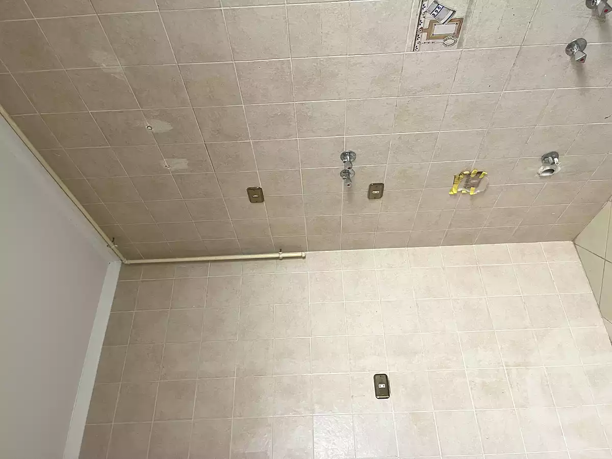 https://aqarmap.com.eg/ar/listing/6810297-for-rent-cairo-new-cairo-ganob-el-akadamiya-south-academy-b-taha-hussein-st