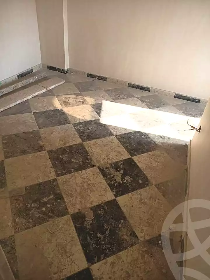 https://aqarmap.com.eg/ar/listing/6811071-for-sale-alexandria-moharram-bey-erfan-st