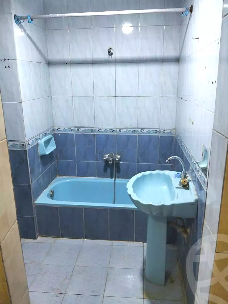 https://aqarmap.com.eg/ar/listing/6811256-for-sale-cairo-helwan-helwan-el-sharkeya-gaafar-st