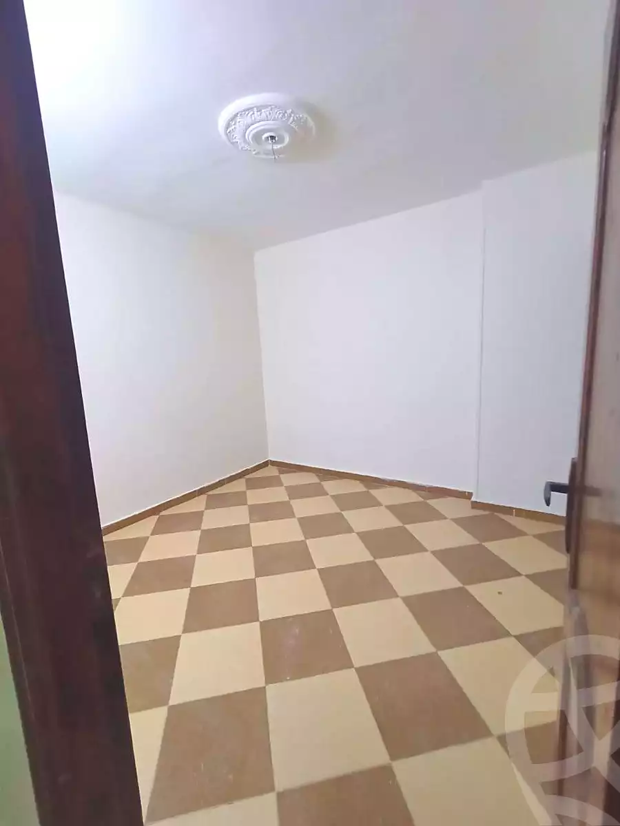 https://aqarmap.com.eg/ar/listing/6811472-for-sale-cairo-helwan-helwan-el-sharkeya-khesro-basha-st