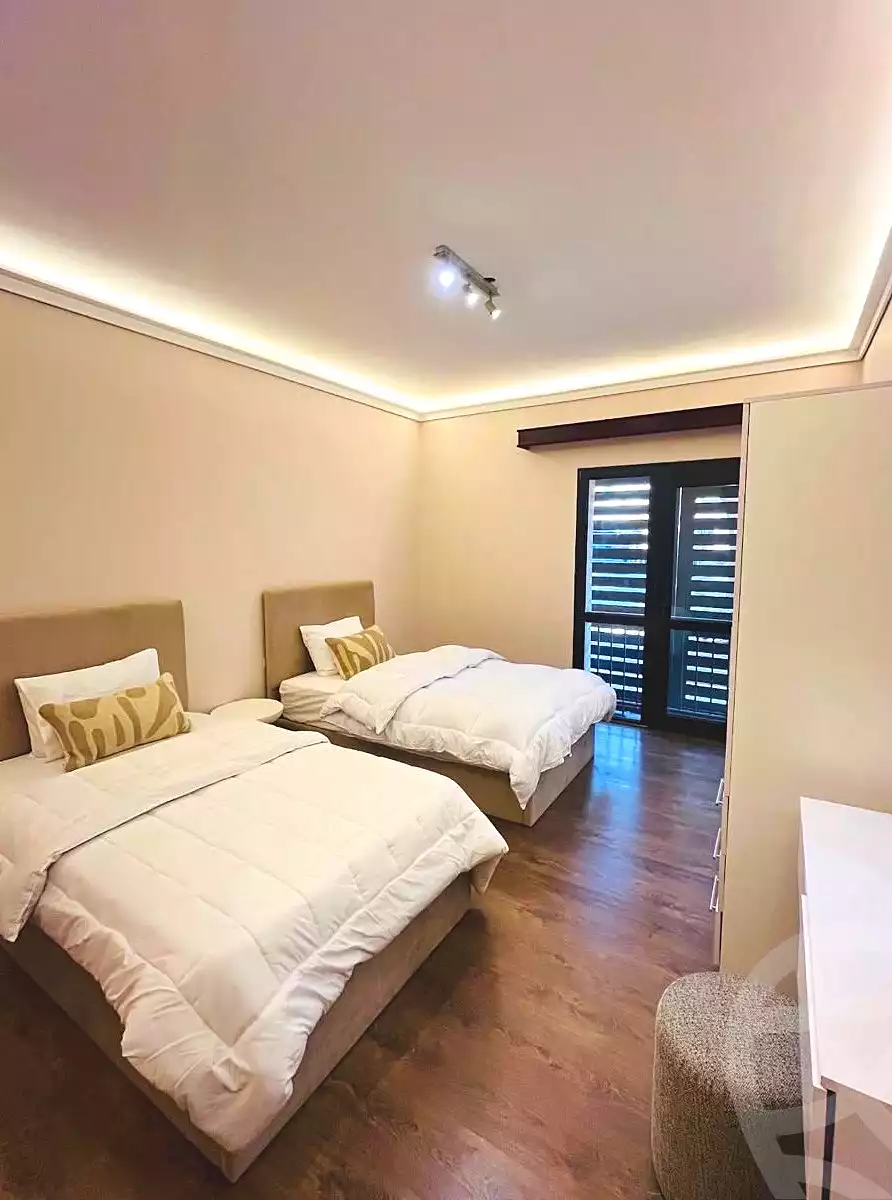 https://aqarmap.com.eg/en/listing/6816641-for-rent-cairo-el-sheikh-zayed-city-compounds-kmbwnd-wyst-twn-swdyk