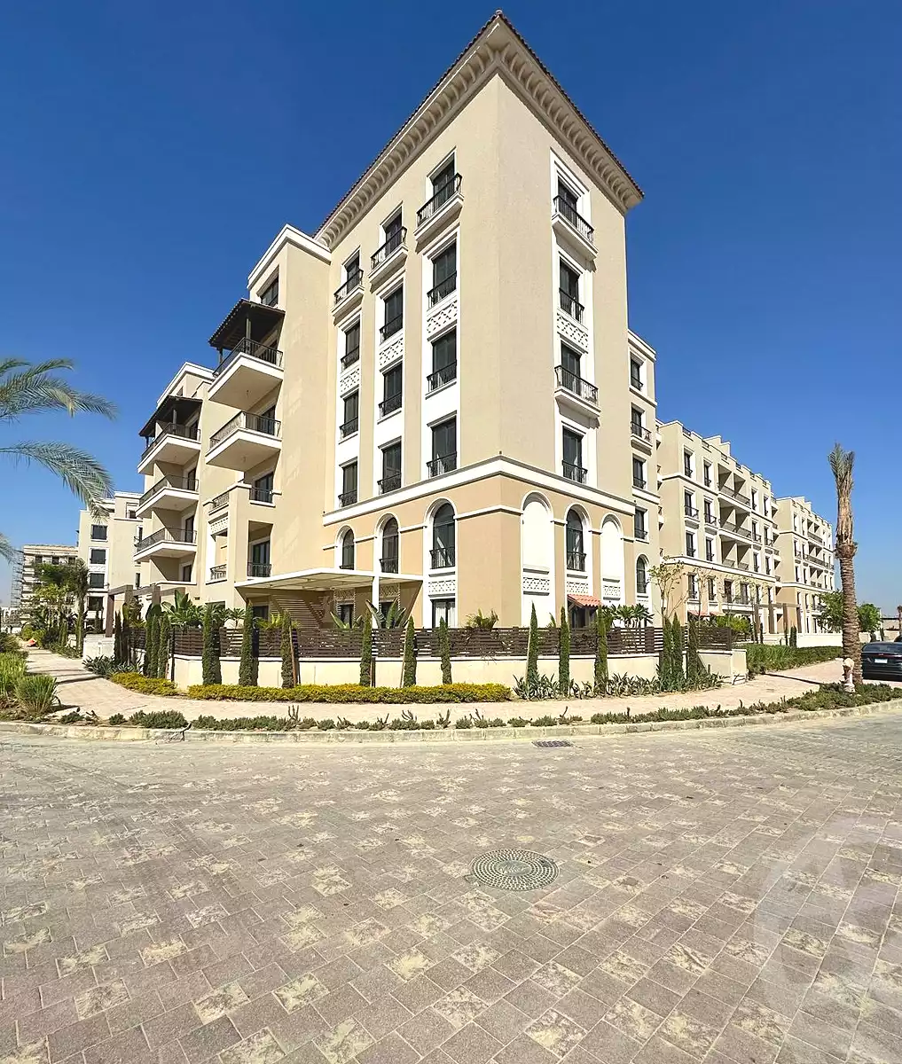https://aqarmap.com.eg/en/listing/6816896-for-sale-cairo-el-sheikh-zayed-city-compounds-kmbwnd-fyldj-wyst-dr-llttwyr