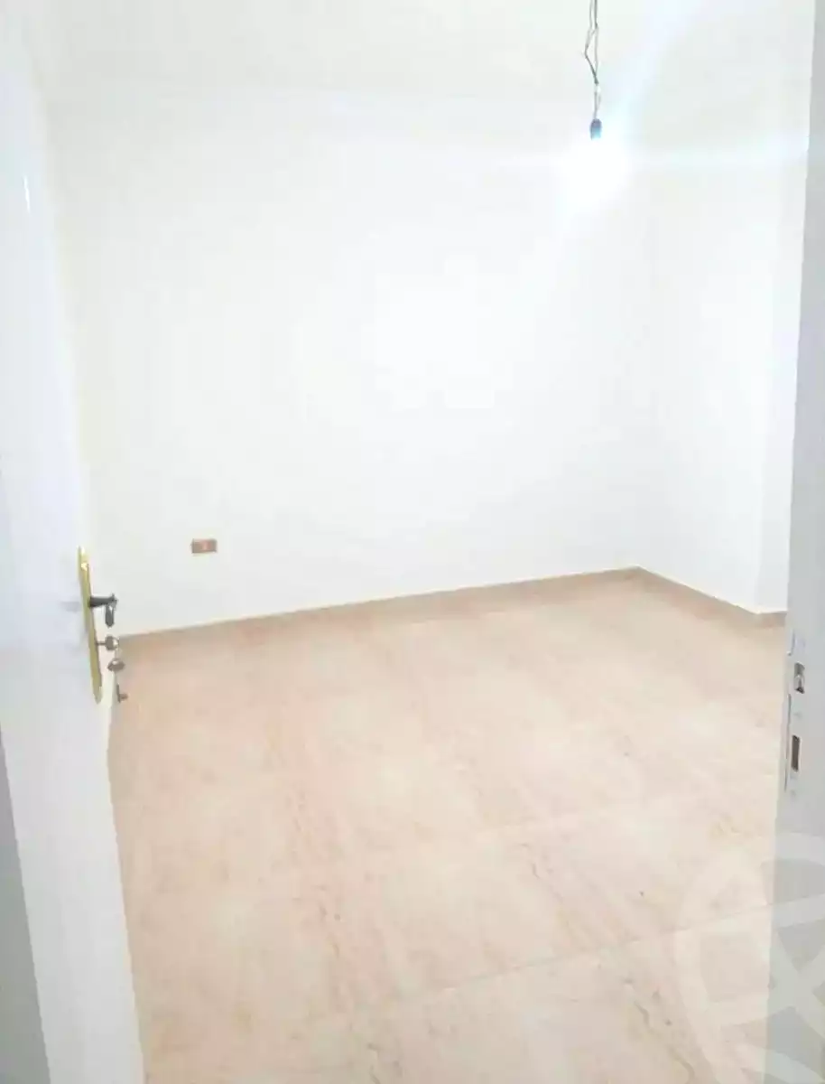 https://aqarmap.com.eg/ar/listing/6816903-for-sale-alexandria-sydy-bshr-sydy-bshr-bhry-shr-mhmwd-l-yswy