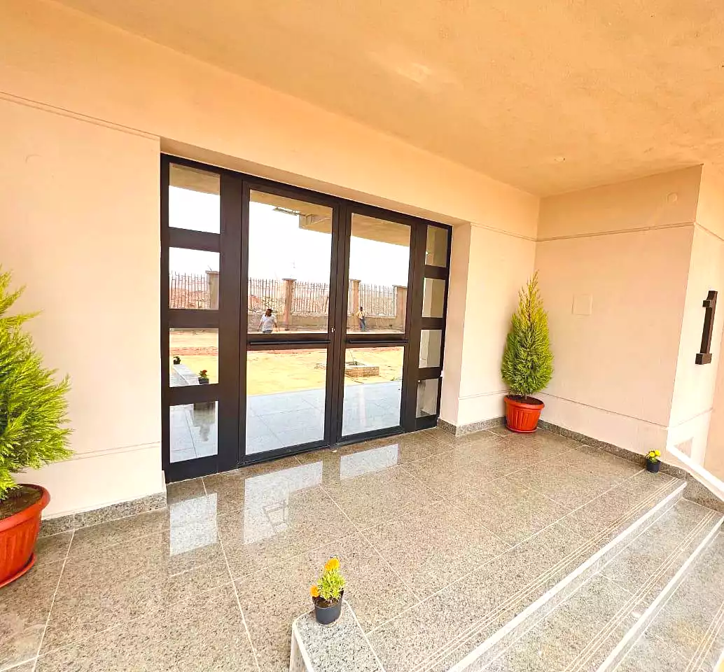 https://aqarmap.com.eg/ar/listing/6817655-for-sale-cairo-new-administrative-capital-r8-rmtn