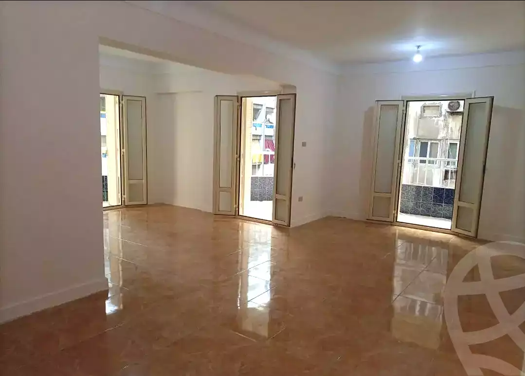 https://aqarmap.com.eg/ar/listing/6817727-for-sale-alexandria-el-asafra-l-sfr-bhry