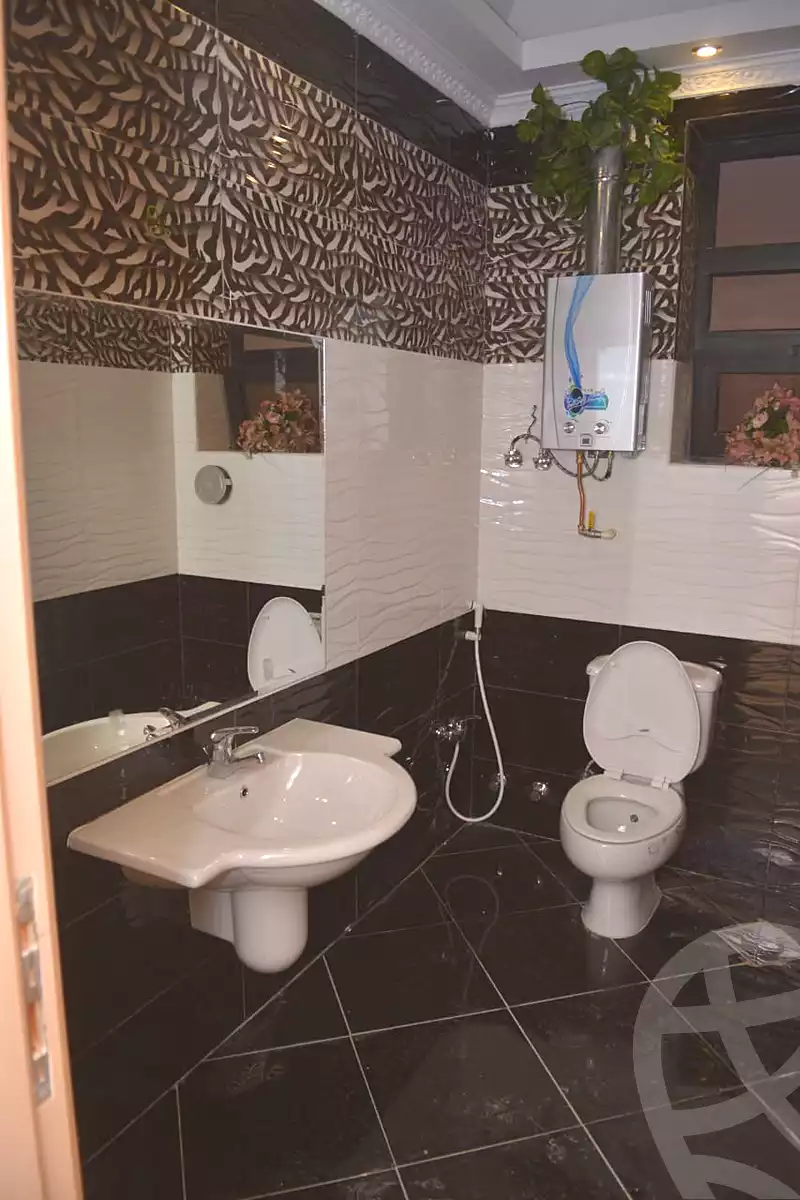 https://aqarmap.com.eg/en/listing/6817920-for-sale-cairo-new-cairo-compounds-maxim-country-club