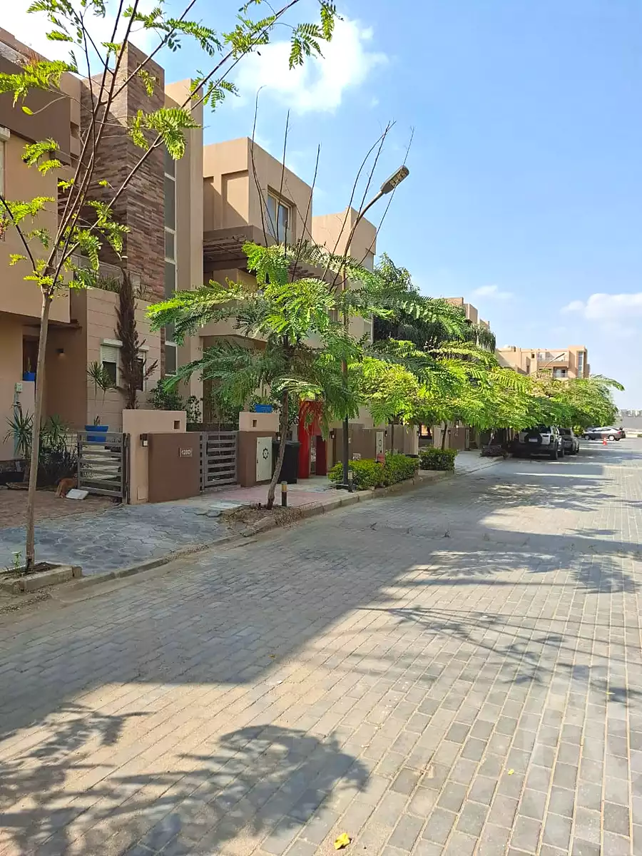 https://aqarmap.com.eg/ar/listing/6818539-for-sale-cairo-6th-of-october-compounds-rayos