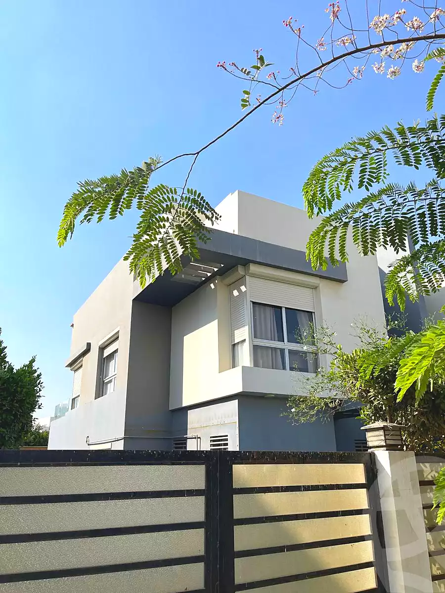 https://aqarmap.com.eg/en/listing/6818668-for-sale-cairo-new-cairo-compounds-hyde-park-centre-ville-hyde-park