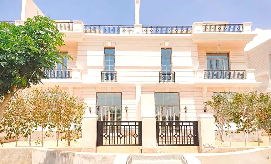 https://aqarmap.com.eg/ar/listing/6818653-for-sale-cairo-new-administrative-capital-r5-granville-compound-founders