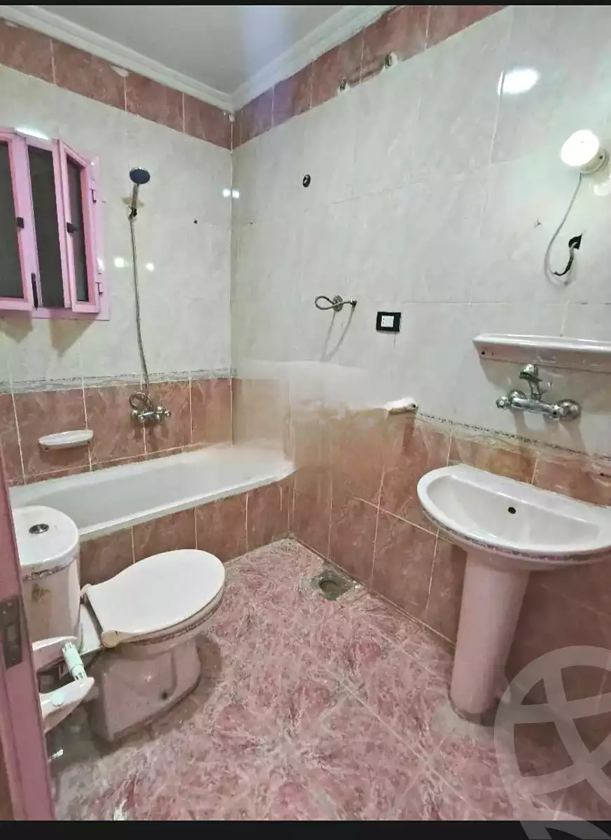 https://aqarmap.com.eg/en/listing/6820254-for-sale-alexandria-lsywf-el-falki