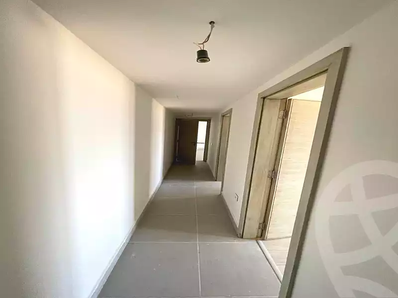https://aqarmap.com.eg/ar/listing/6821649-for-sale-cairo-el-shorouk-compounds-al-burouj-compound-imkan
