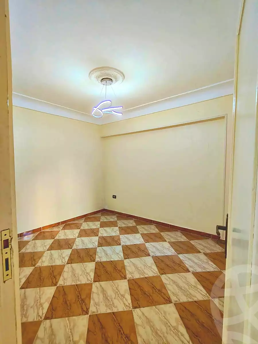 https://aqarmap.com.eg/ar/listing/6823376-for-sale-alexandria-l-jmy-el-hanouvel-abo-bakr-el-sedeek-st