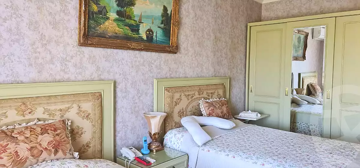 https://aqarmap.com.eg/en/listing/6823905-for-sale-cairo-el-sheikh-zayed-city-compounds-moon-land