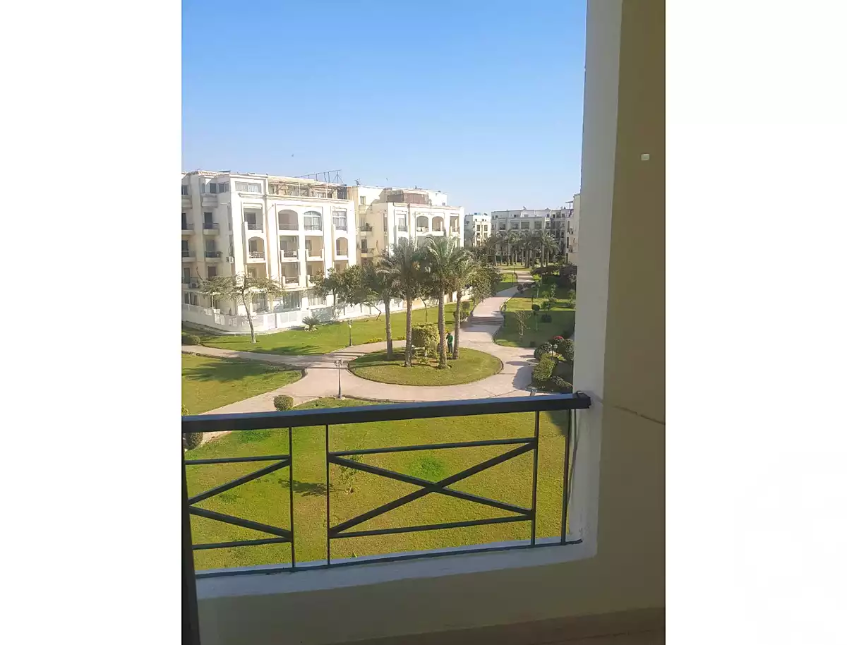 https://aqarmap.com.eg/en/listing/6824358-for-sale-cairo-el-sheikh-zayed-city-compounds-hadayek-el-mohandiseen