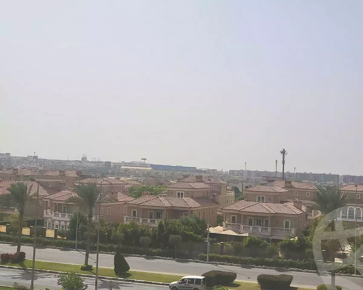 https://aqarmap.com.eg/ar/listing/6824445-for-sale-cairo-new-cairo-ganob-el-akadamiya-orouba-axis